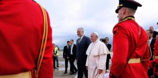 Papa Françeskun në zemër